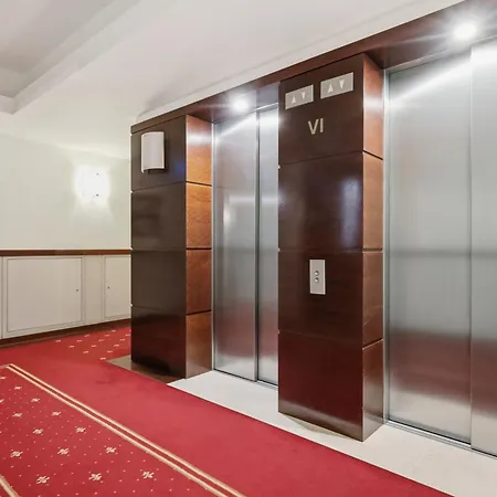 Aapartments - Ideal Center Location アパートホテル 4*