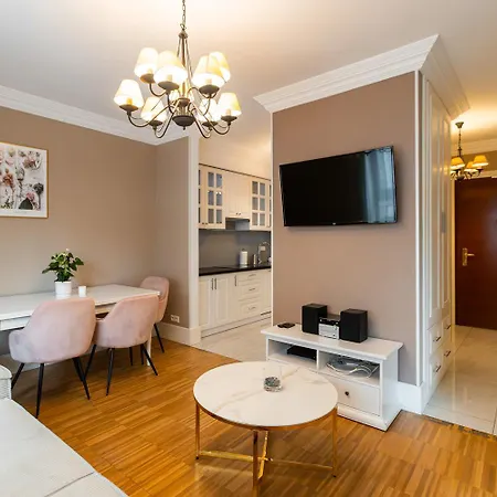 Aapartments - Ideal Center Location Apart-hotel 4*